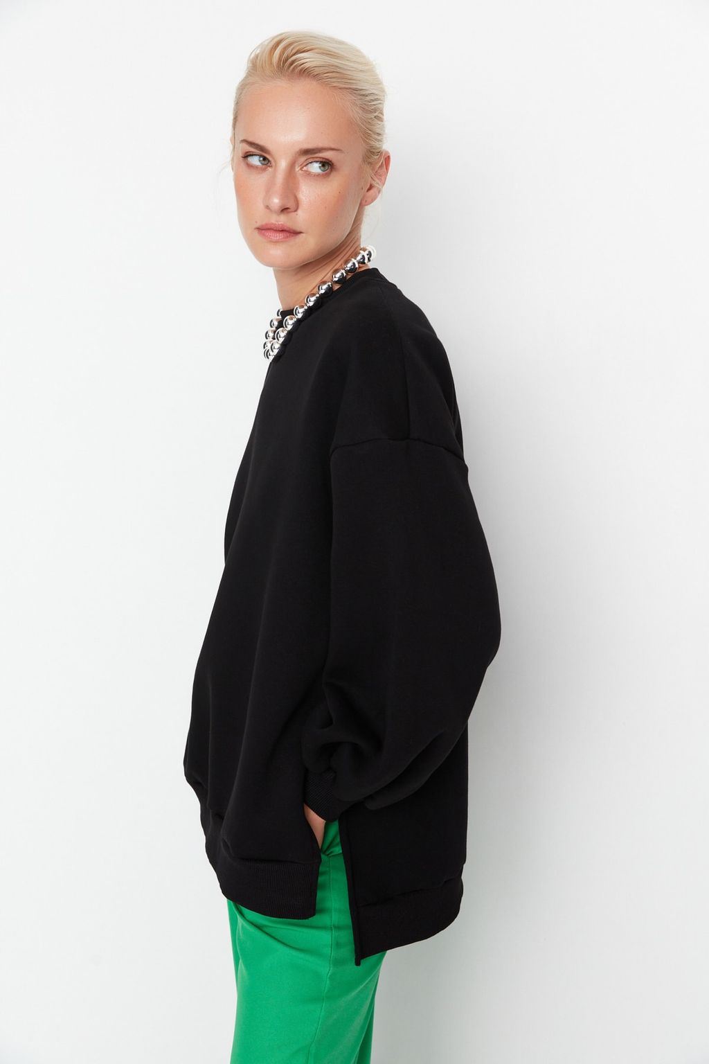 TRENDYOLMILLA Ekru Oversize/Genis Kal?p Y?rtmac Detayl? Kal?n Ici Polarl? Orme Sweatshirt TWOAW23SW00195  фото 8