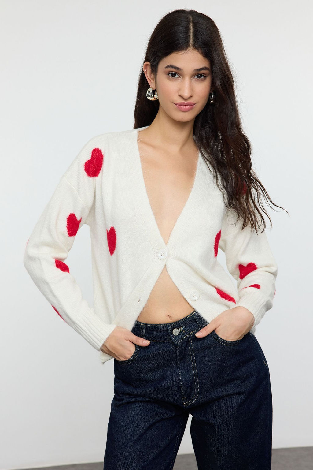 TRENDYOLMILLA Ekru Kalp Desenli V Yaka Triko H?rka TWOAW25HI00373 фото 2