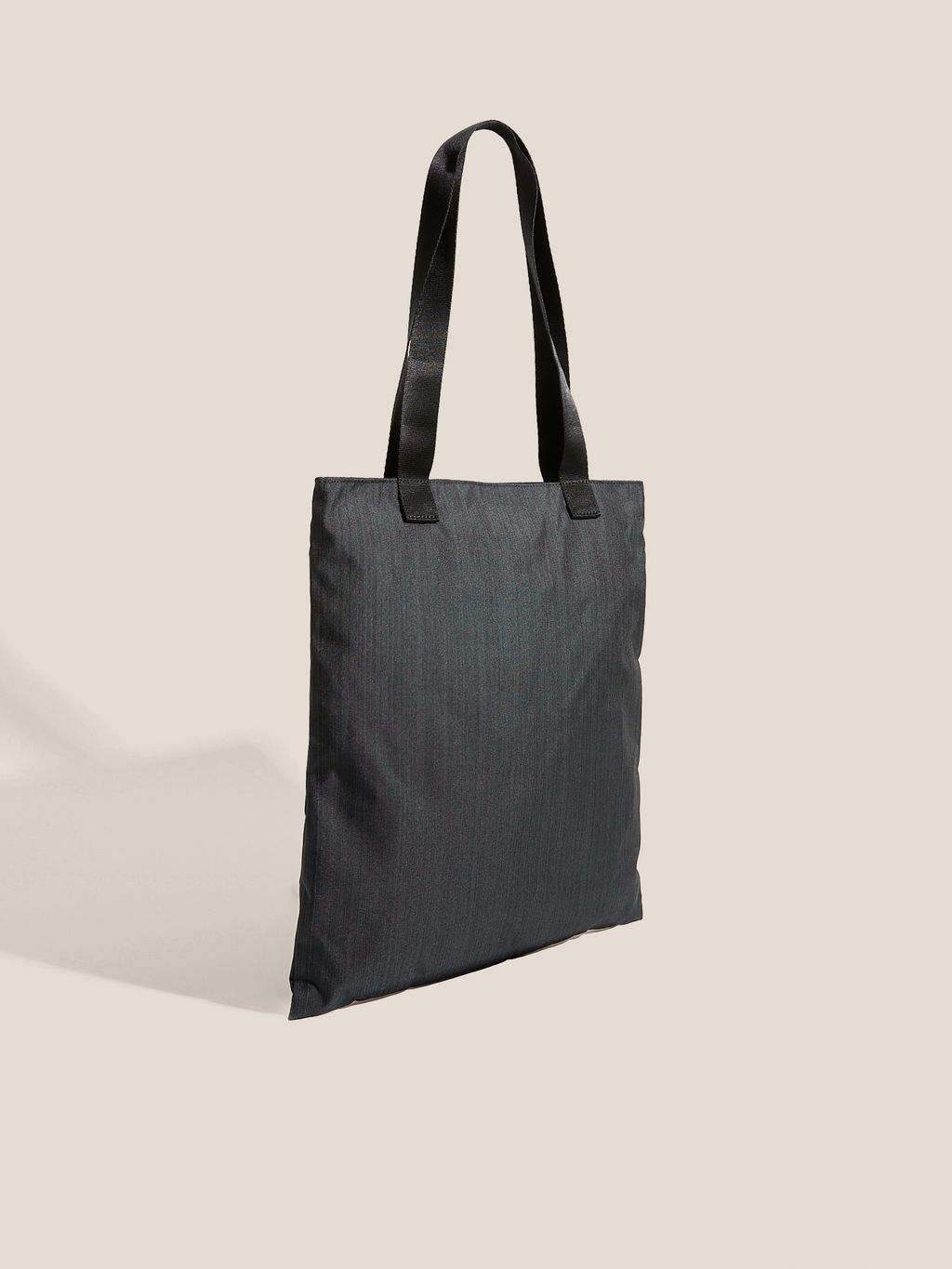 Женский шоппер PUMA BASE Tote Артикул 4558131, черный