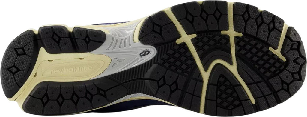 Кроссовки взрослые