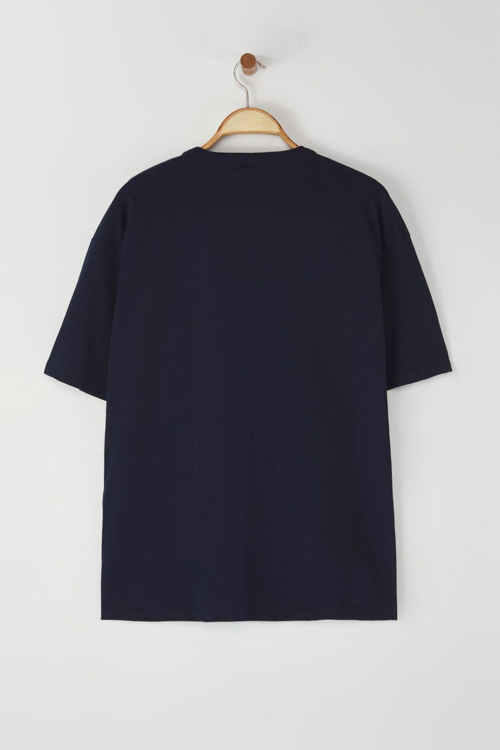 TRENDYOL MAN Beyaz Oversize/Genis Kesim Yaka Detayl? Etiketli %100 Pamuklu T-Shirt TMNSS25TS00057 - Trendyolmilla фото 11
