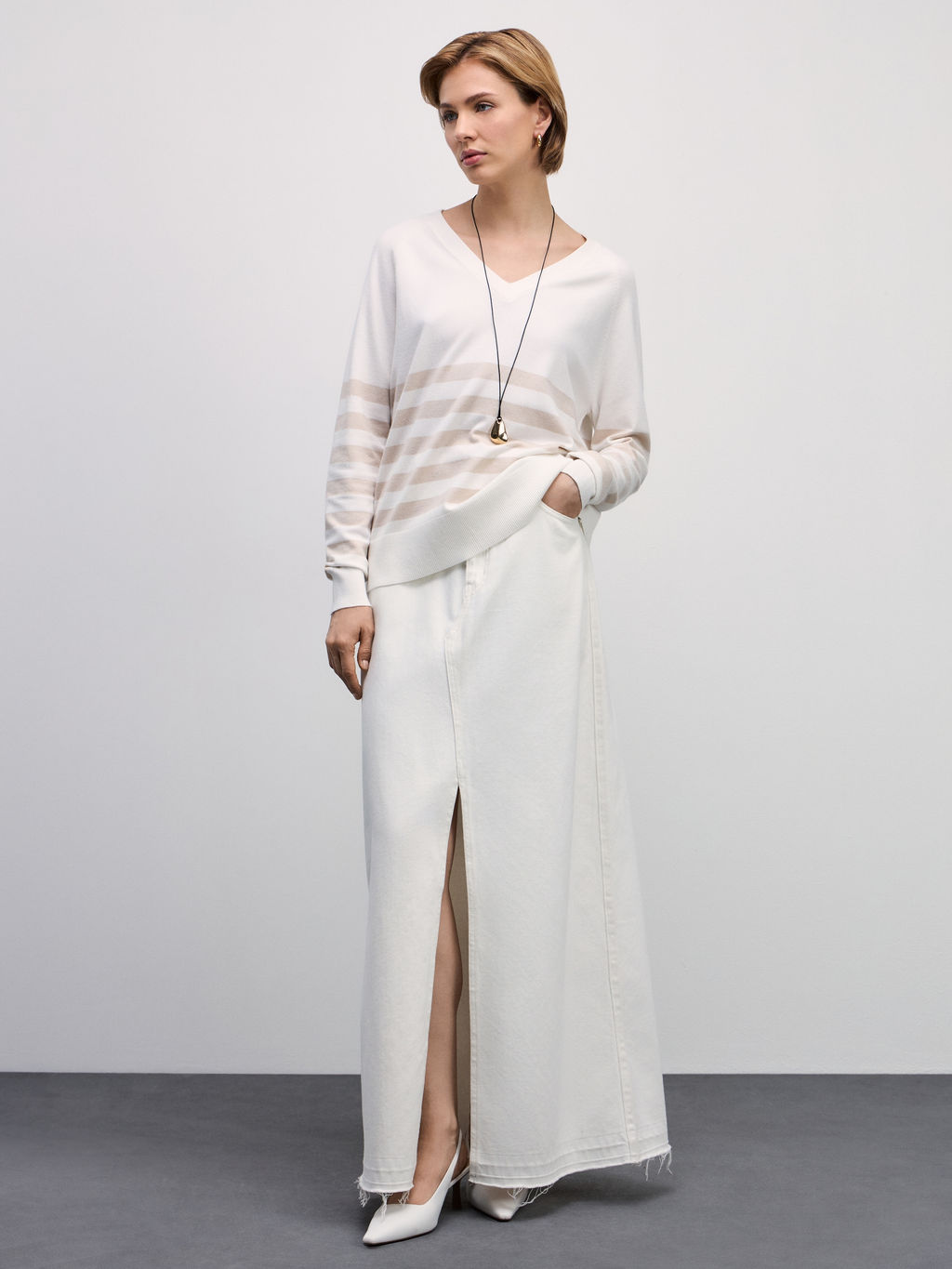 Базовый джемпер с треугольным вырезом / Zarina  фото 2