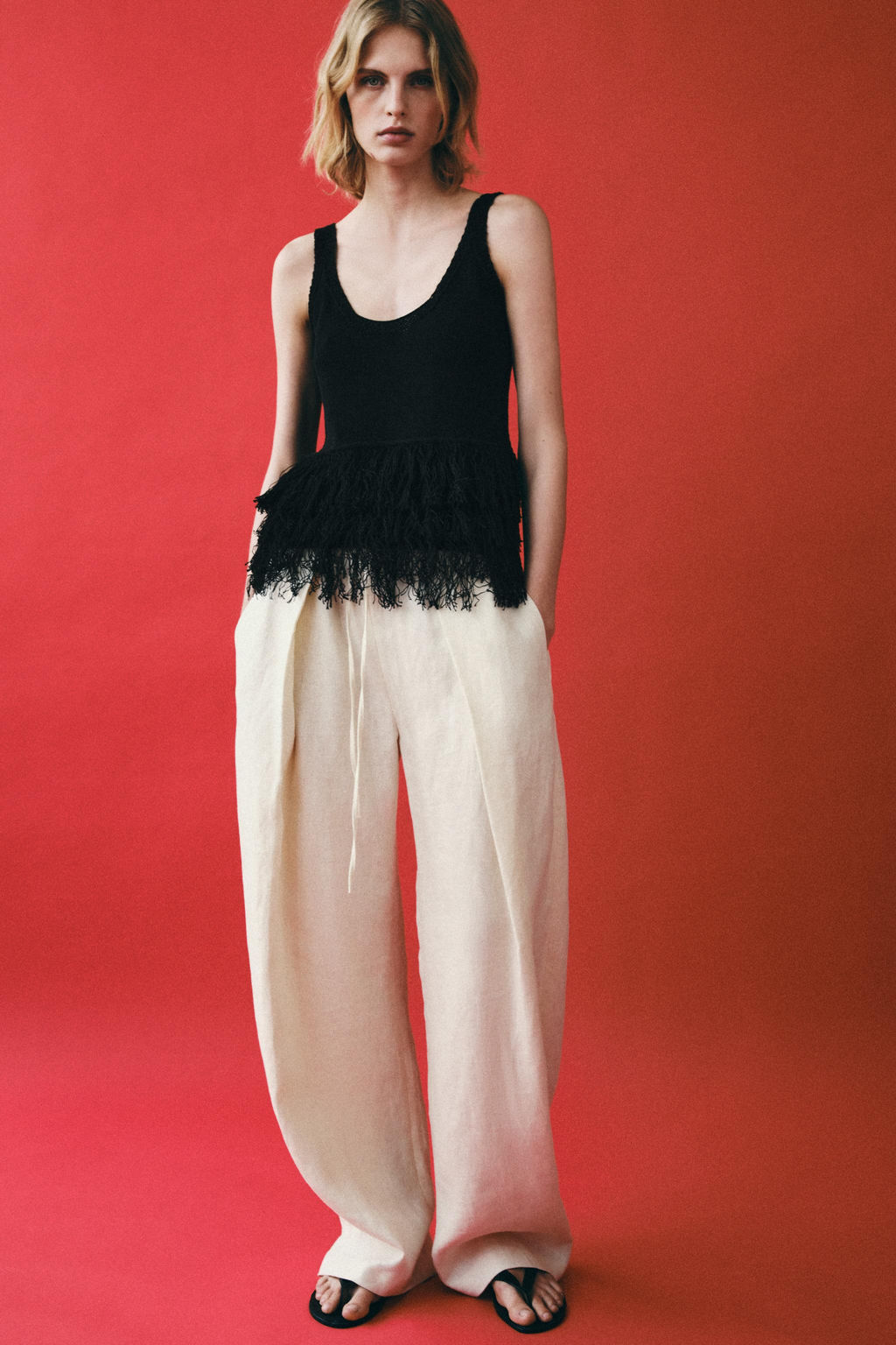 TOP PUNTO FLECOS / Negro