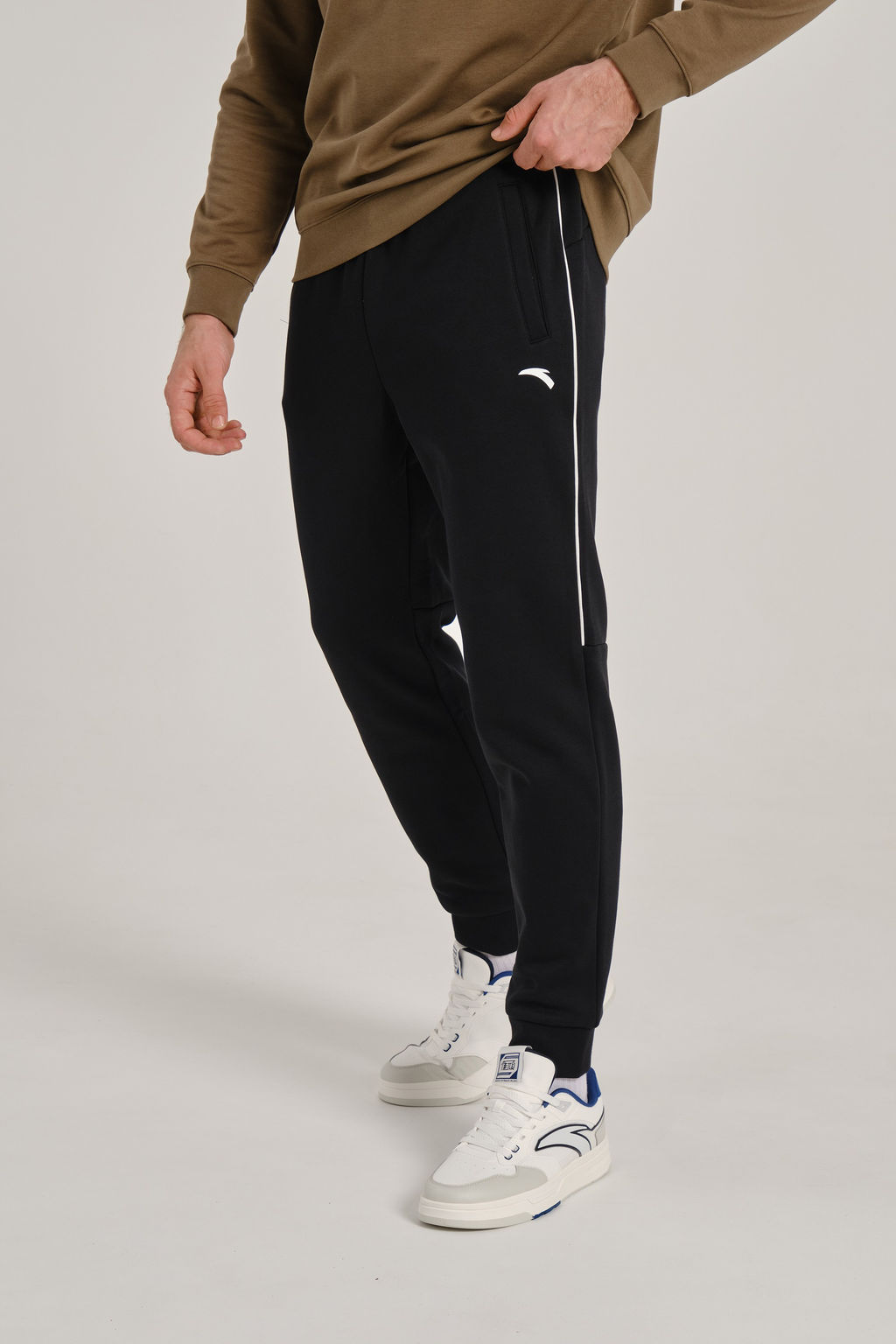 Брюки трикотажные утепленные Черный TRN Knit Track Pants - Anta фото 2