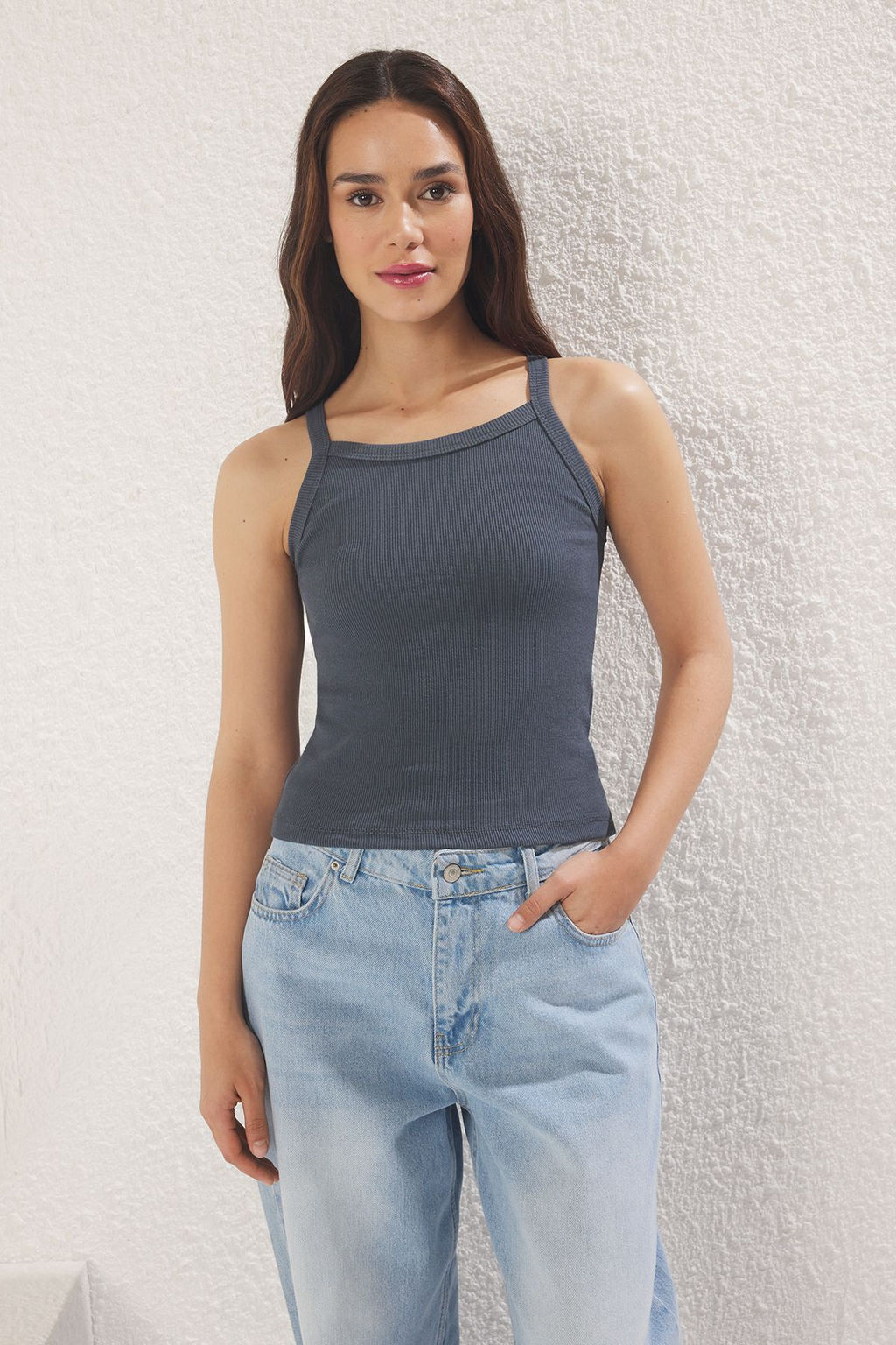 TRENDYOLMILLA Antrasit-Pembe 2li Paket Halter Yaka Vucuda Oturan Fitilli Esnek Orme Atlet TWOSS24AL00055 фото 4