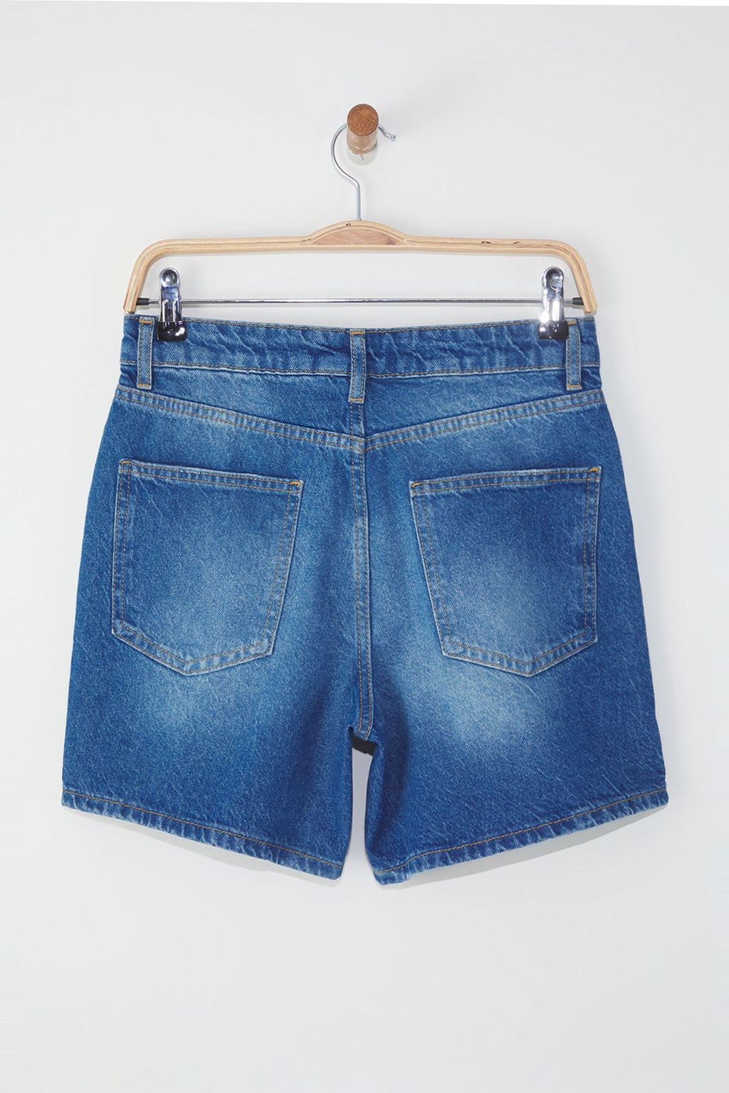 TRENDYOLMILLA Beyaz Yuksek Bel City Boy Denim Sort TWOSS25SR00172  фото 6