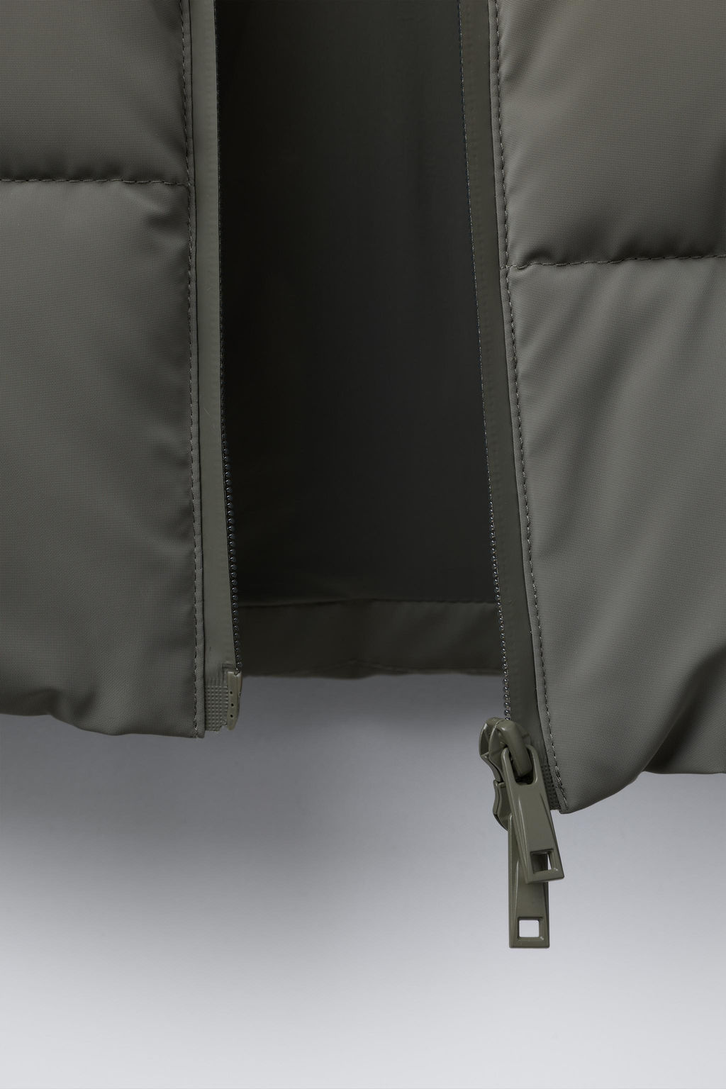 LONG COAT WITH RUBBER LABEL - Zara фото 8