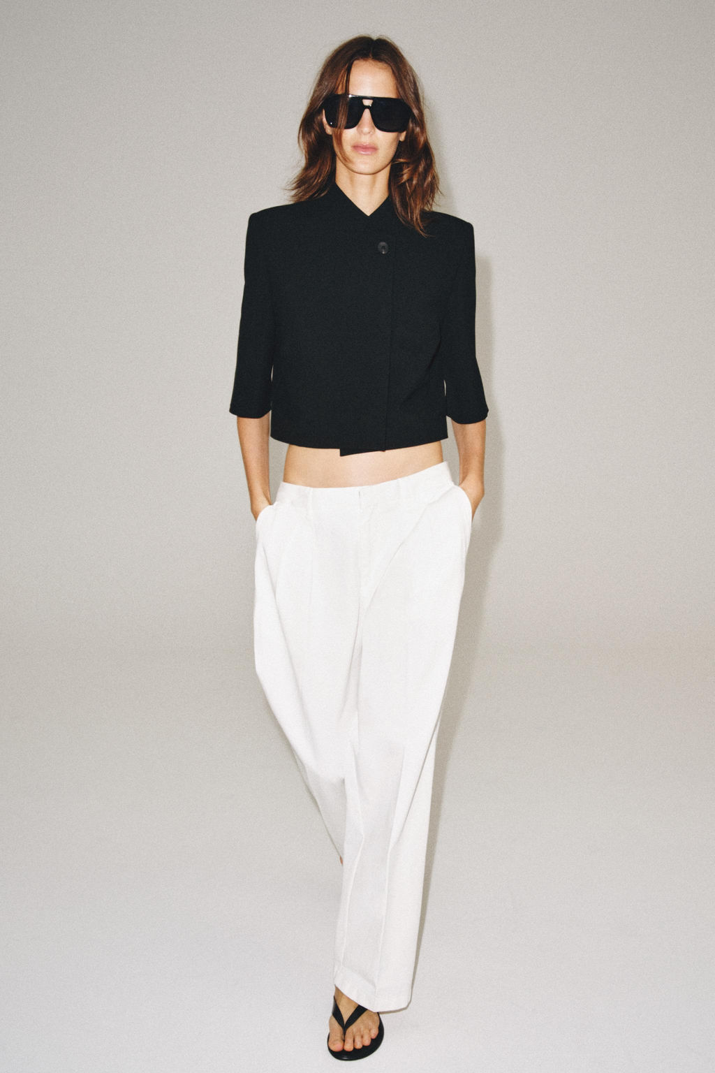BLAZER CROPPED MANGA CORTA ZW COLLECTION / Negro - Zara фото 4