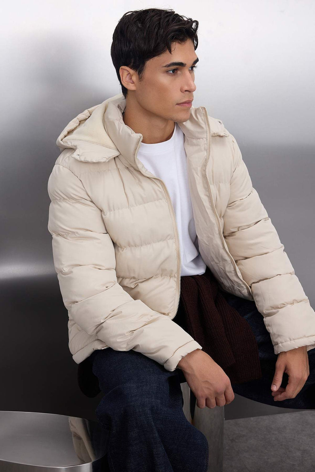 TRENDYOL MAN Haki Regular Fit Ruzgara ve Suya Dayan?kl? Sisme K?sl?k Mont TMNAW22MO0132