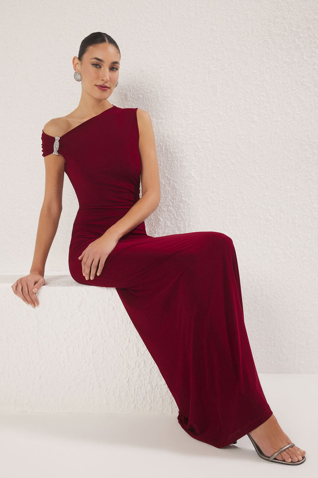 Bordo Vucuda Oturan Tas Aksesuarl? Dokuma Uzun S?k Abiye Gece Mezuniyet Elbisesi TPRSS24AE00224