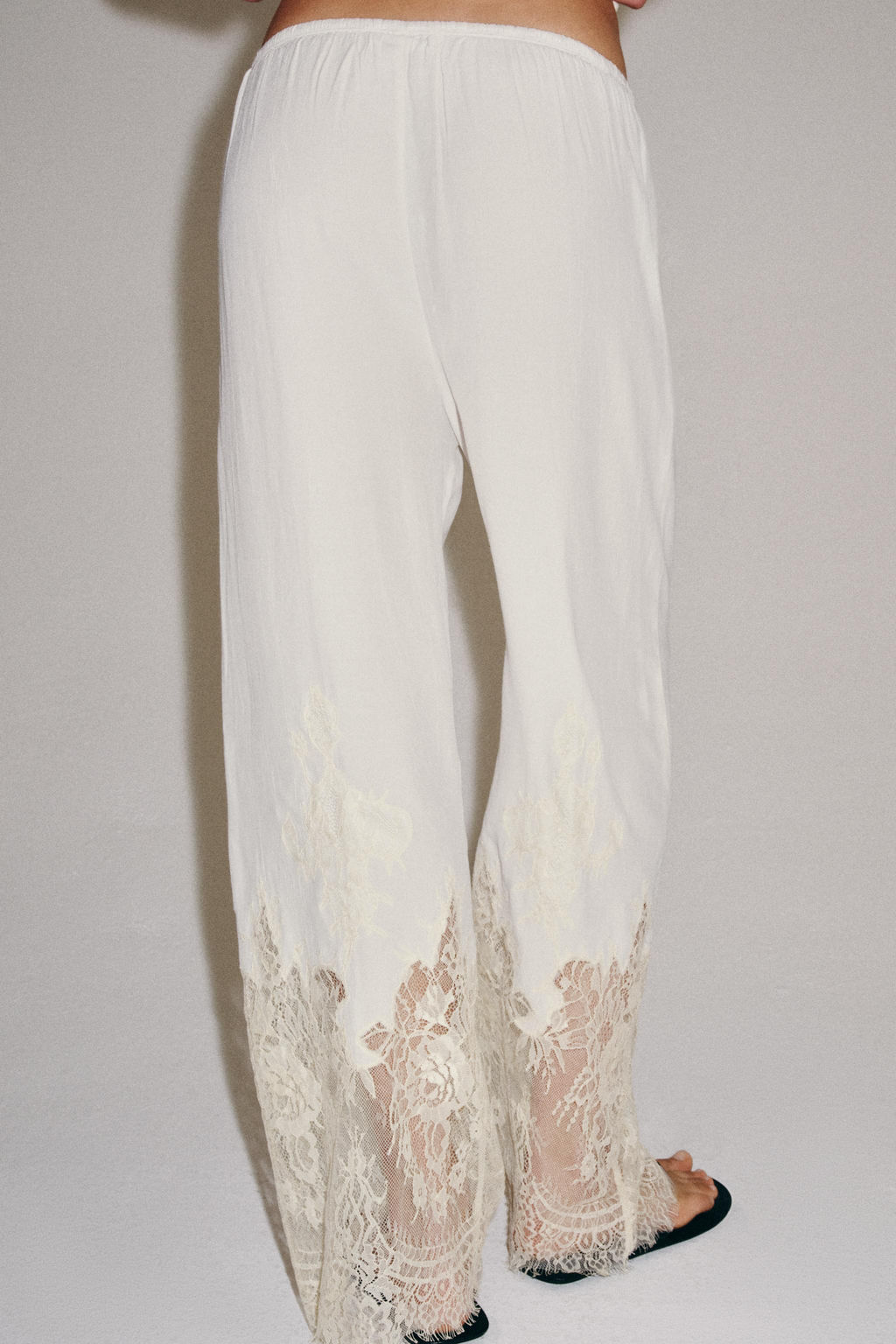 PANTAL?N PIJAMERO ENCAJE ZW COLLECTION / Blanco roto - Zara фото 3