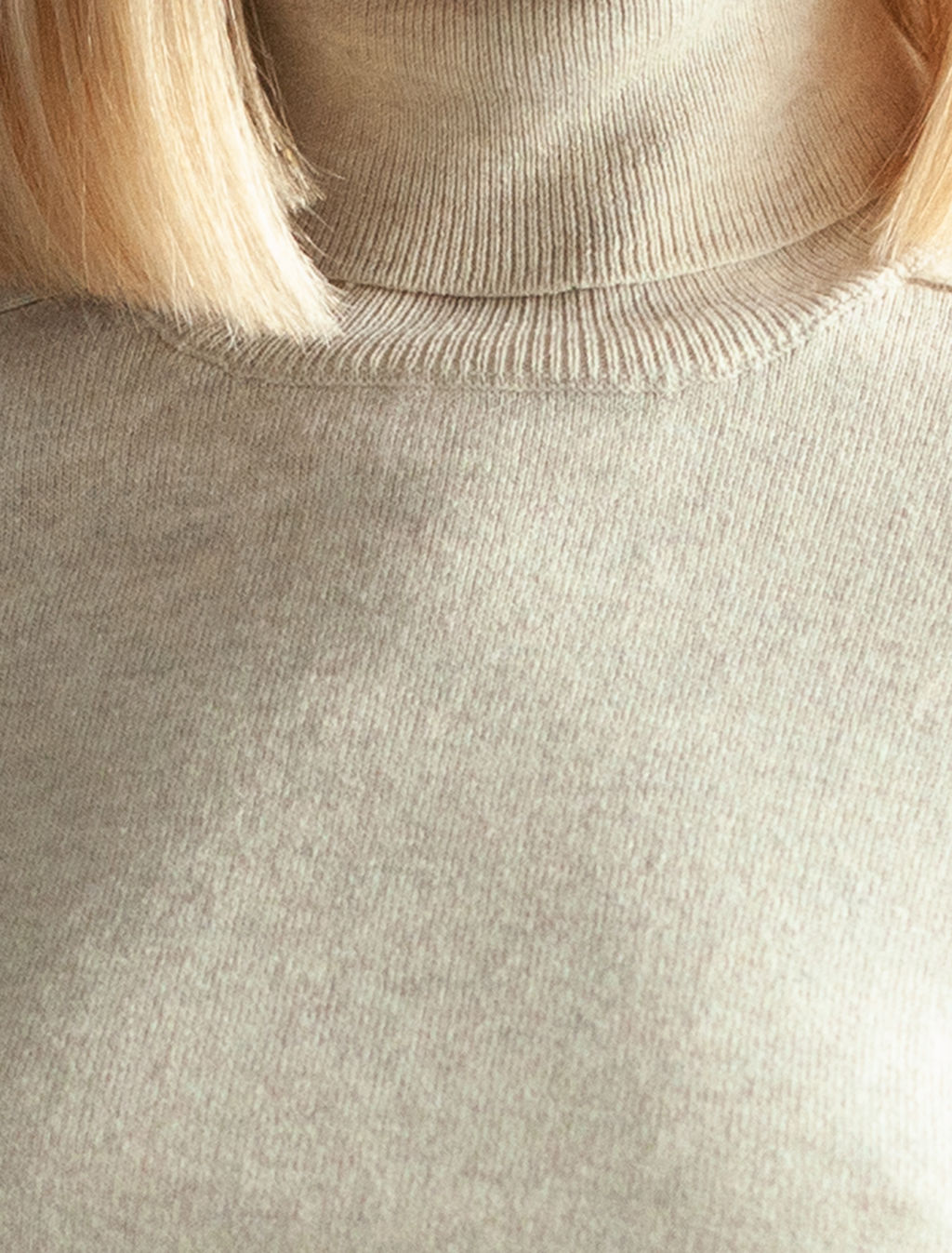 Джемпер из хлопка с нейлоном с золотистыми пуговицами на манжетах - Vilatte фото 3