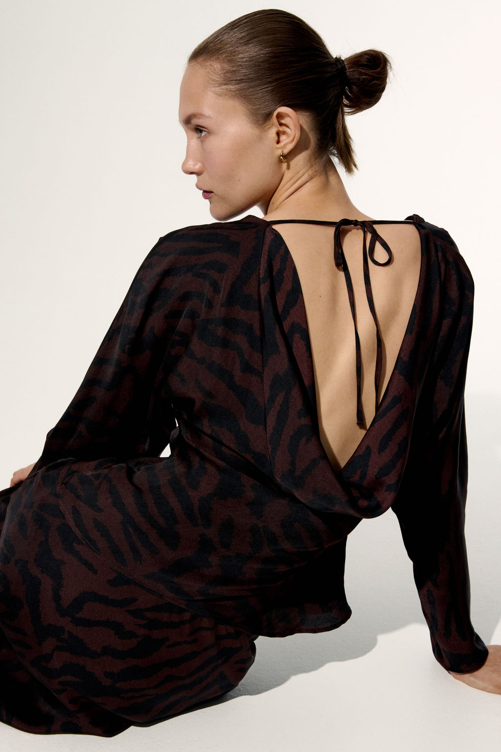 Top con escote drapeado - H&m фото 5
