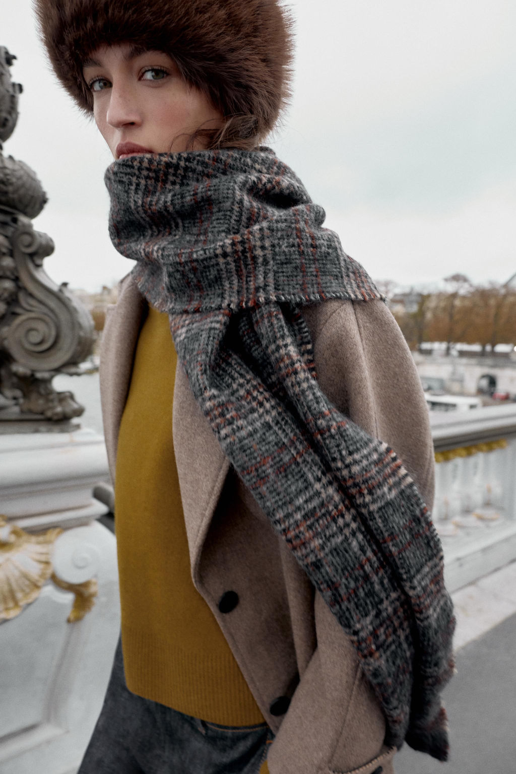 CHECKED SCARF WITH WOOL - Zara фото 2