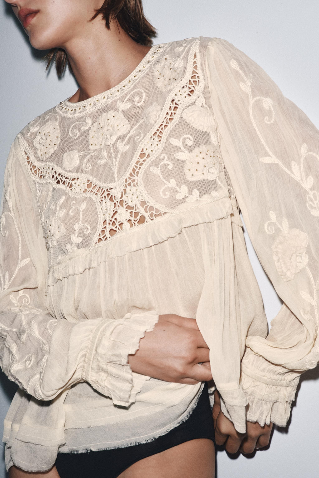 EMBROIDERED AND BEADED STRUCTURED BLOUSE - Zara фото 8