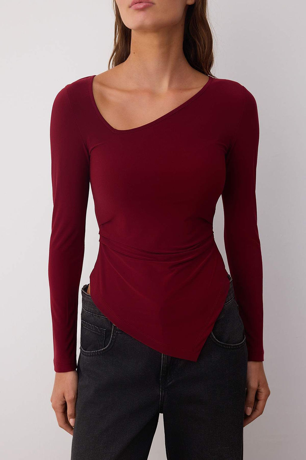 Bordo Asimetrik Yaka Detayl? Vucuda Oturan Esnek Orme Bluz TWOAW26BZ00117