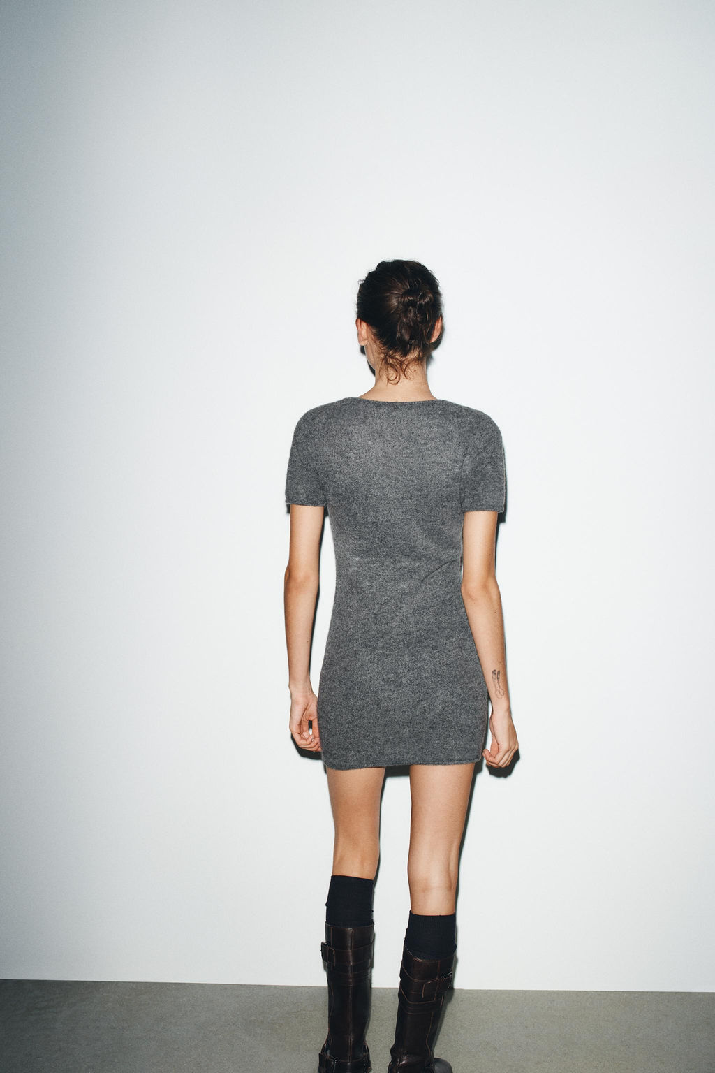 SOFT KNIT MINI DRESS WITH SEAM DETAIL - Zara фото 6