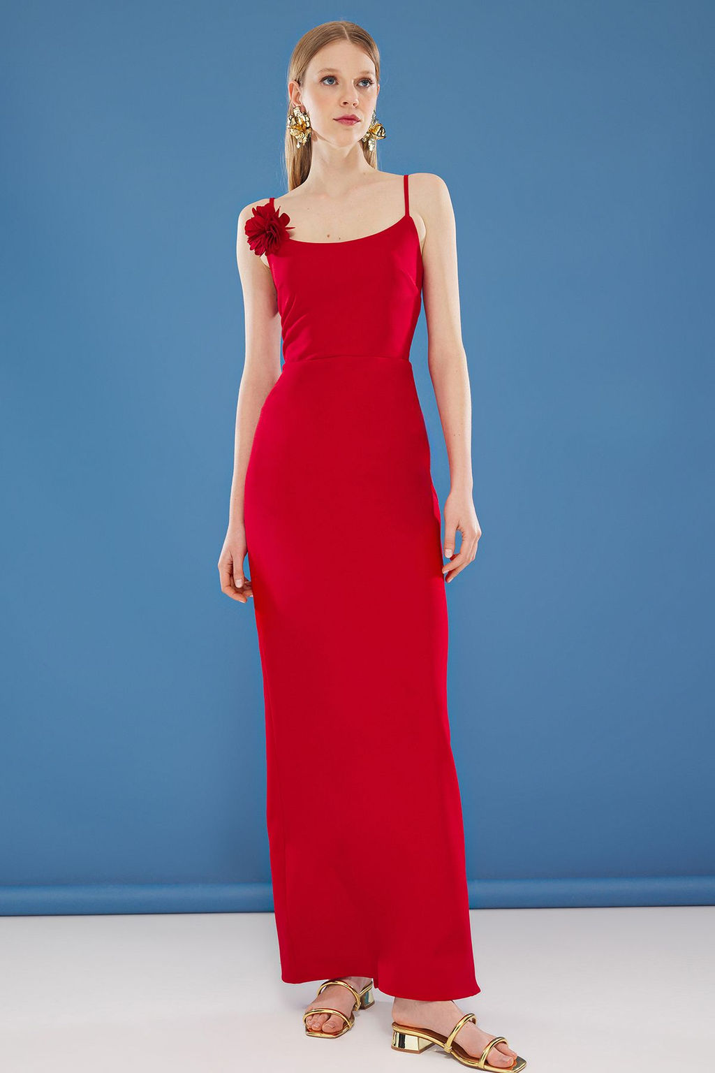 TRENDYOLMILLA K?rm?z? A-Kesim Cicek Aplike Detayl? Straplez Dokuma S?k Maxi Abiye Elbise TPRSS25AE00077  фото 2