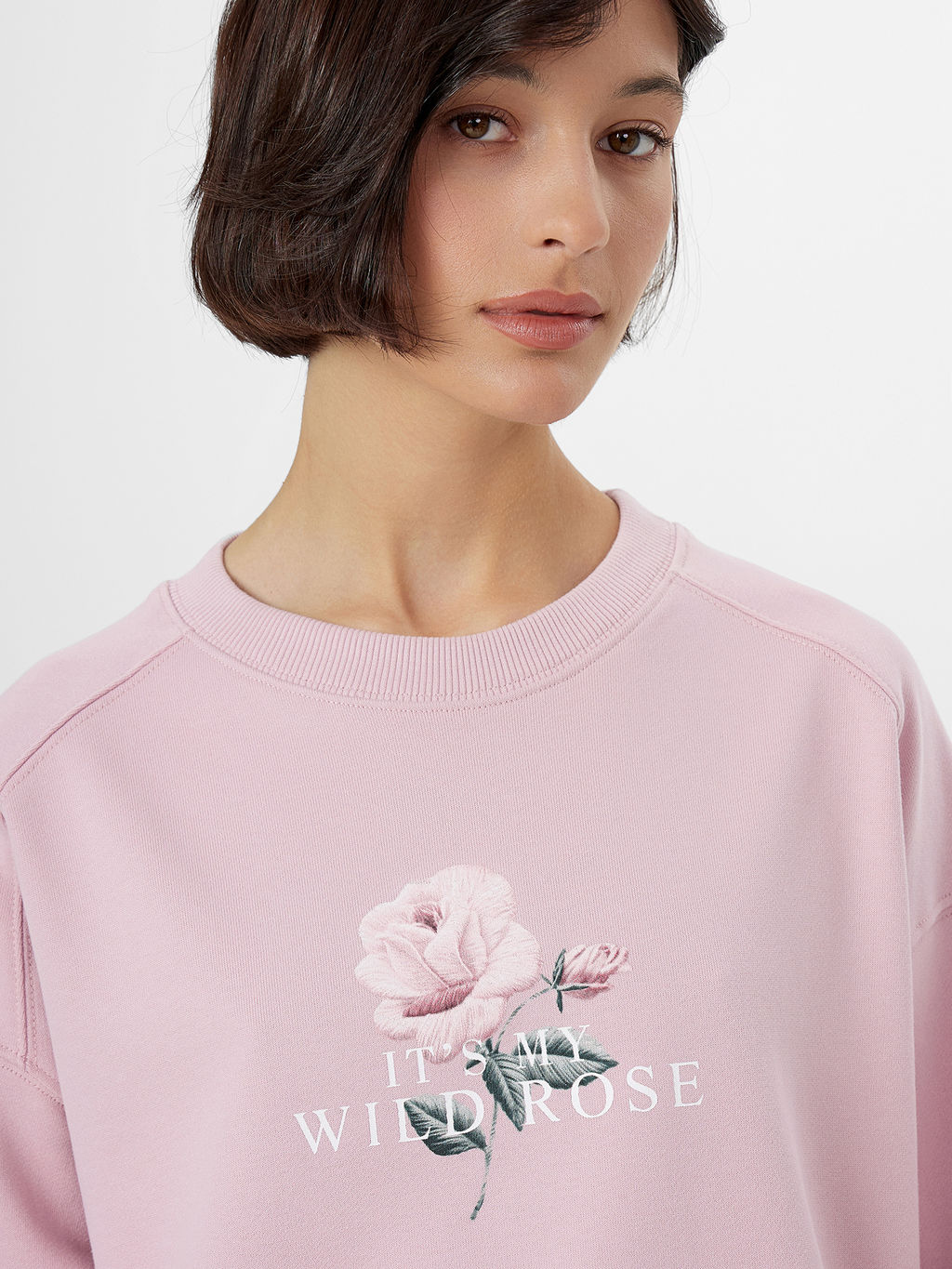 Свитшот женский розовый с принтом и надписью its my wild rose - Mark formelle фото 4