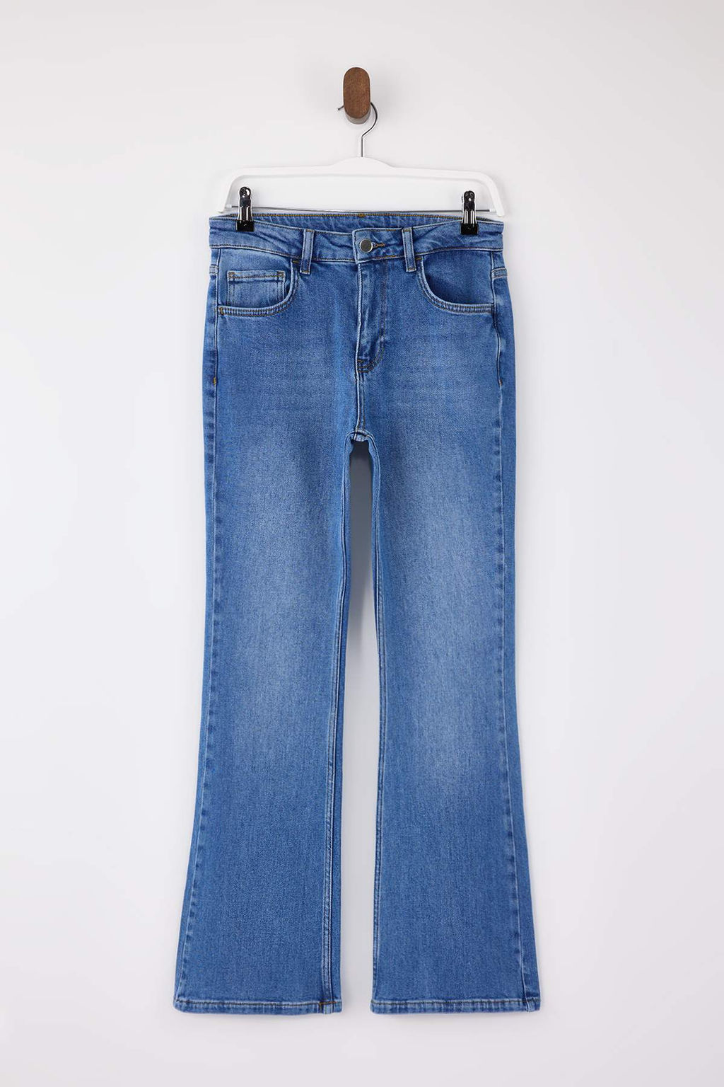 Mavi Dusuk Bel Cepleri Nak?s Detayl? Orta Esnek Flare Ispanyol Paca Jeans TWOSS26JE00056 - Trendyolmilla фото 5