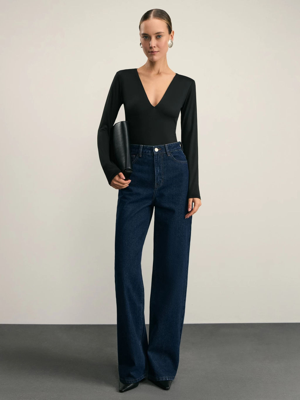 Базовое боди с треугольным вырезом ZR2501013 / Zarina  фото 2