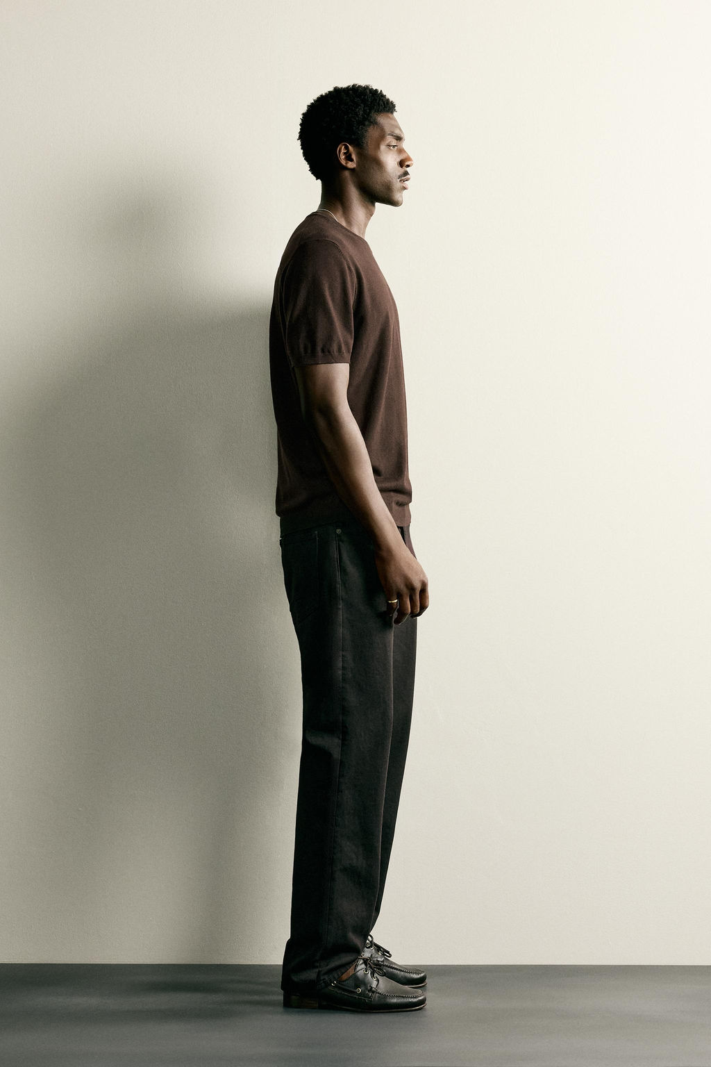 CAMISETA PUNTO REGULAR FIT B?SICO / Chocolate - Zara фото 13
