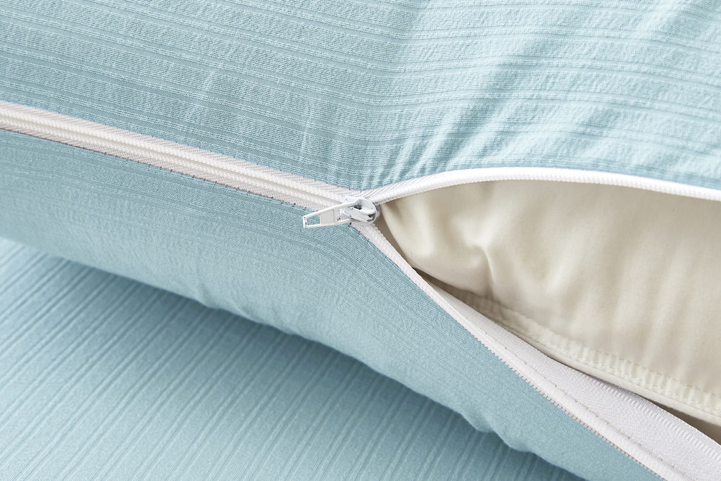 Комплект постельных принадлежностей, простыня на резинке  Борт 25 + 2 наволочки 70*70 голубой