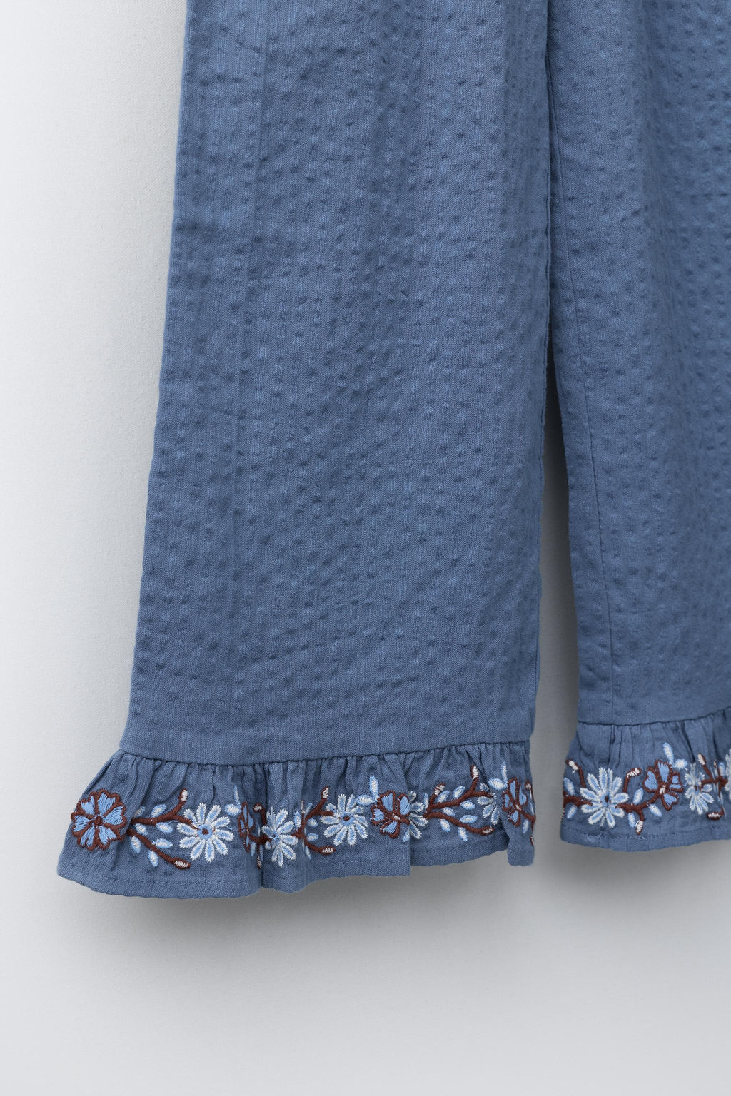 PANTAL?N CULOTTE VOLANTITO FLORES BORDADAS / Azul - Zara фото 6
