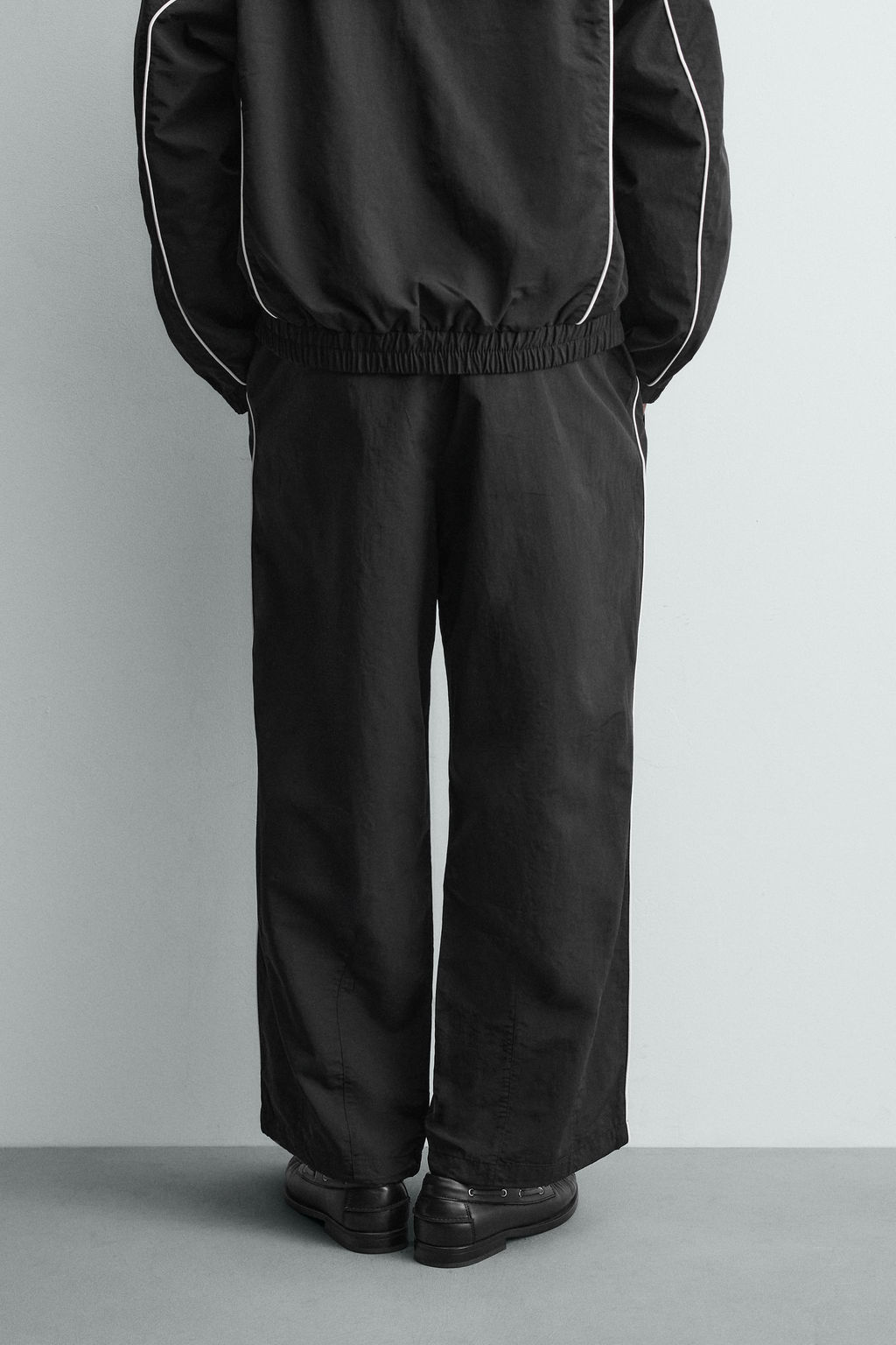 PANTAL?N JOGGER T?CNICO BANDAS CONTRASTE / Negro - Zara фото 3