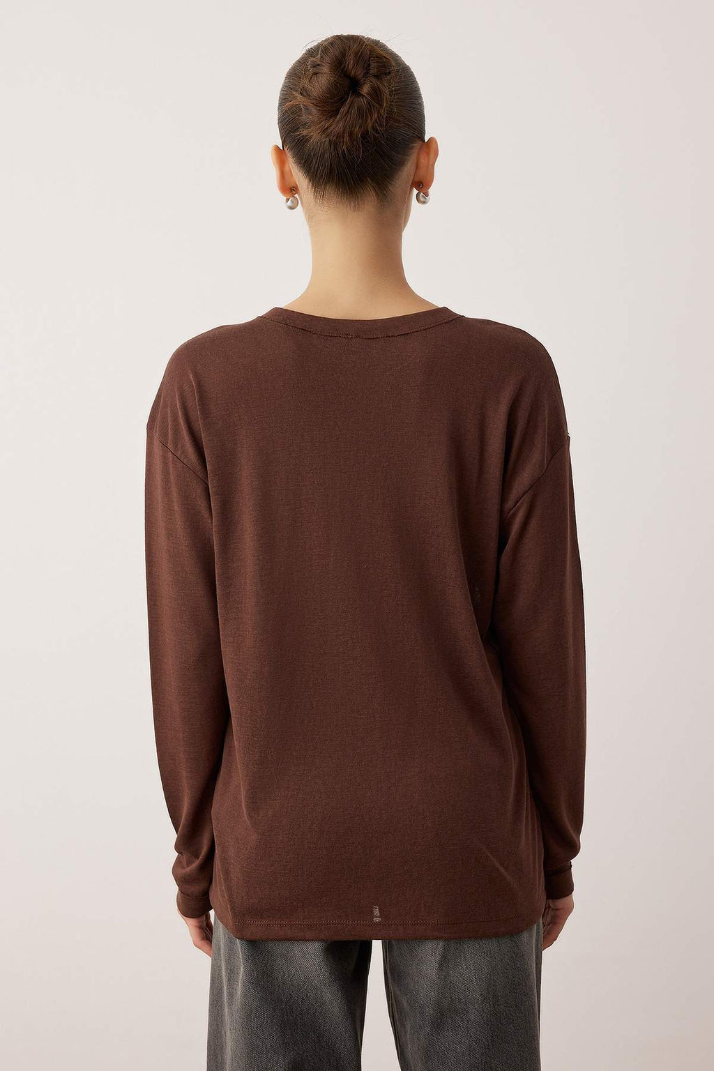 Wardrobe Essentials Kahverengi Bisiklet Yaka Relaxed/Rahat Kal?p Orme T-shirt | TWOAW26TS00010 - Trendyolmilla фото 4