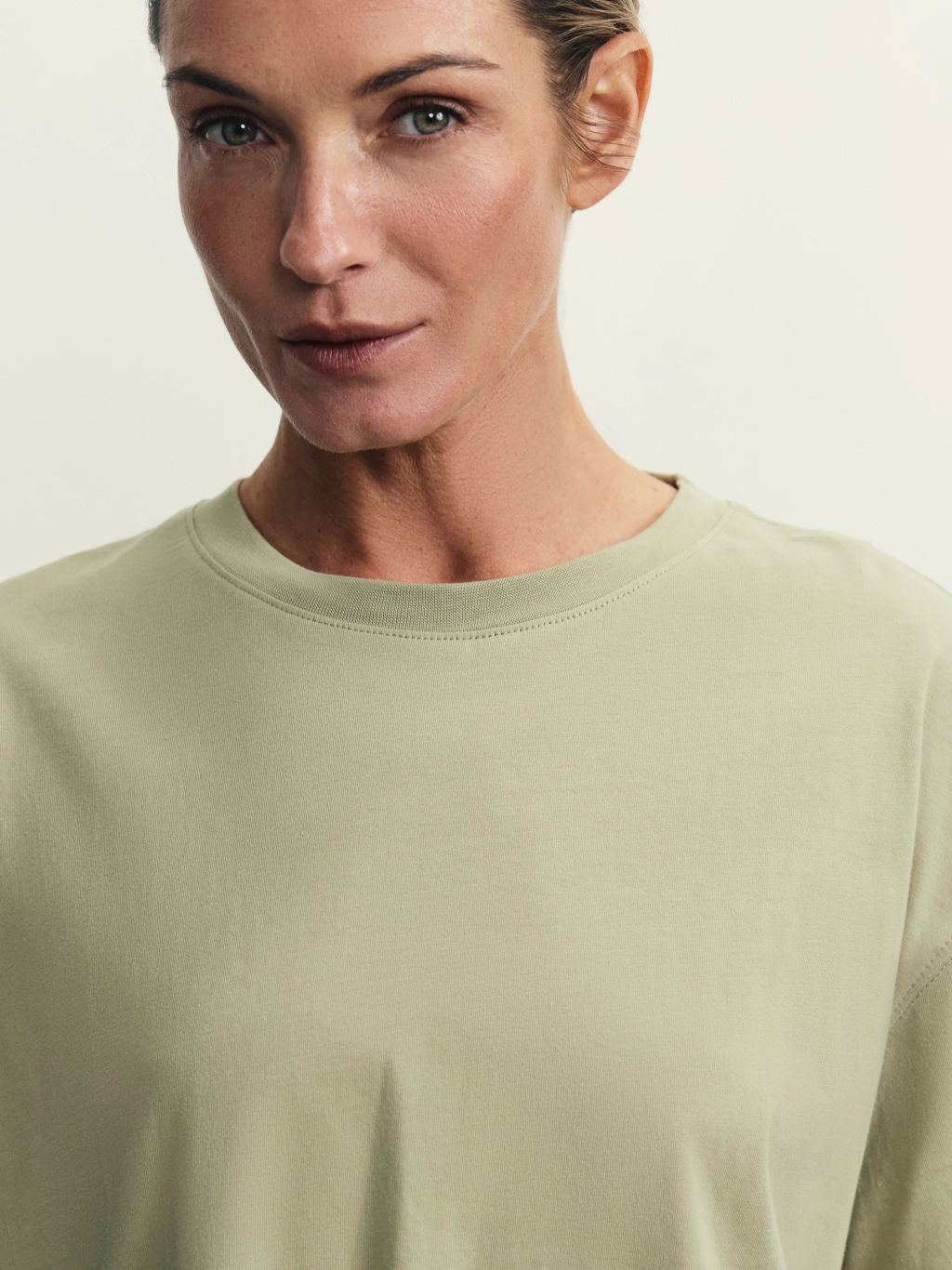 Базовая футболка оверсайз из хлопка / Zarina  фото 6