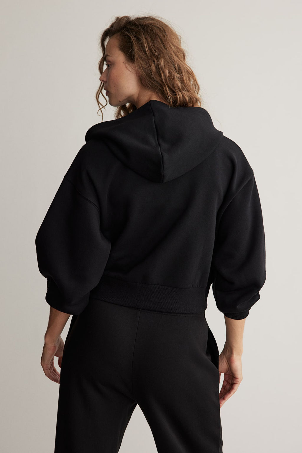 Chaqueta de deporte con capucha y cremallera - H&m фото 5