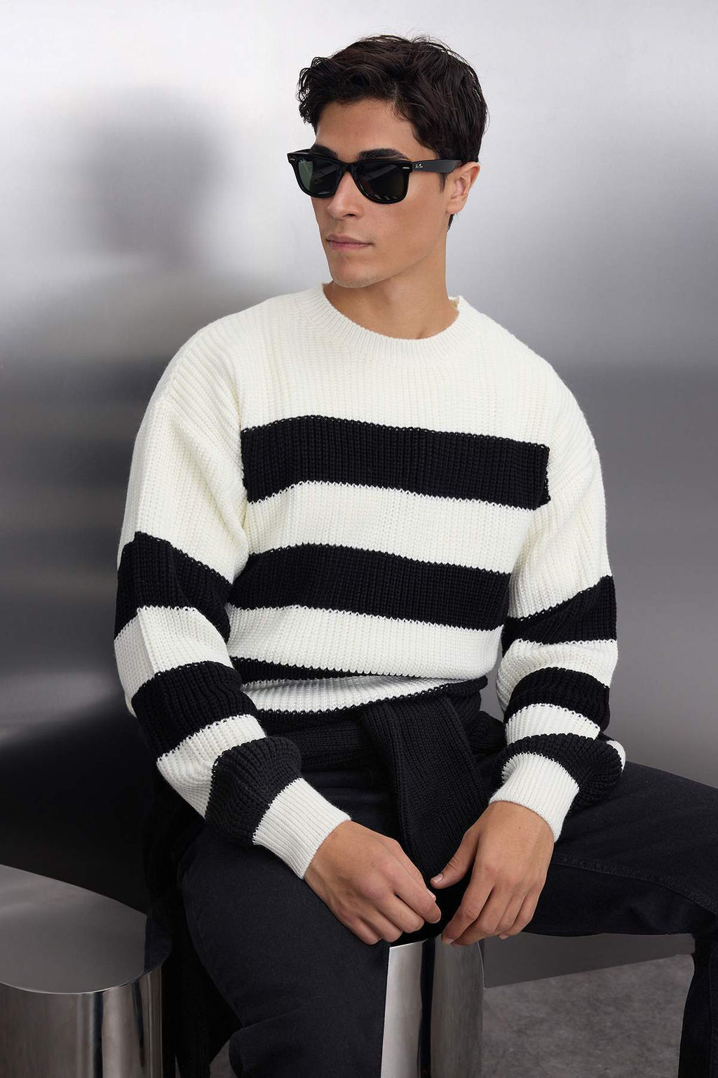 TRENDYOL MAN Koyu Yesil Casual Oversize Fit Genis Kal?p Bisiklet Yaka Cizgili Triko Kazak TMNAW23KZ00106 - Trendyolmilla фото 39