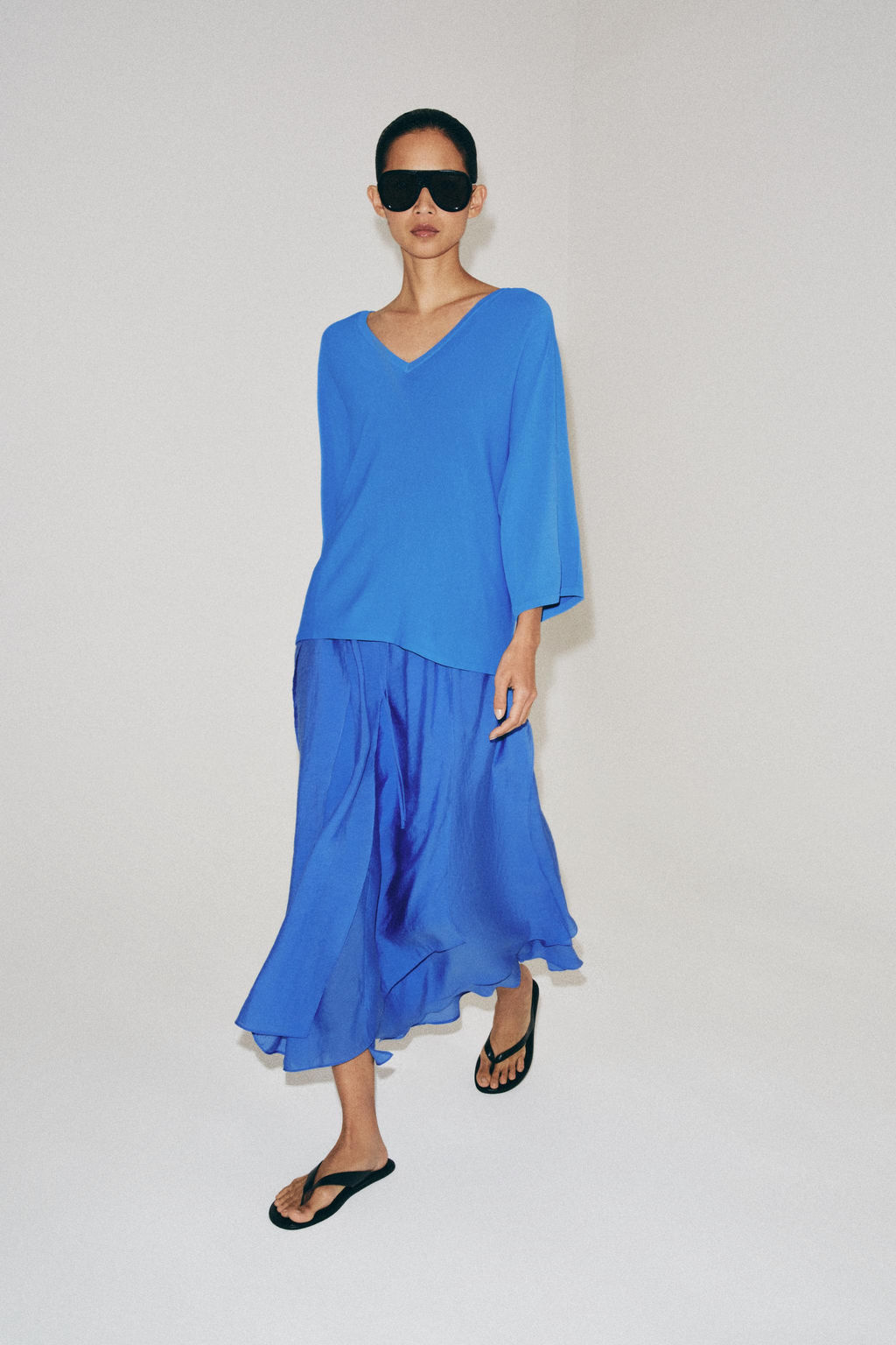 TOP PUNTO FLUIDO ESCOTE PICO / Azul?n - Zara фото 14