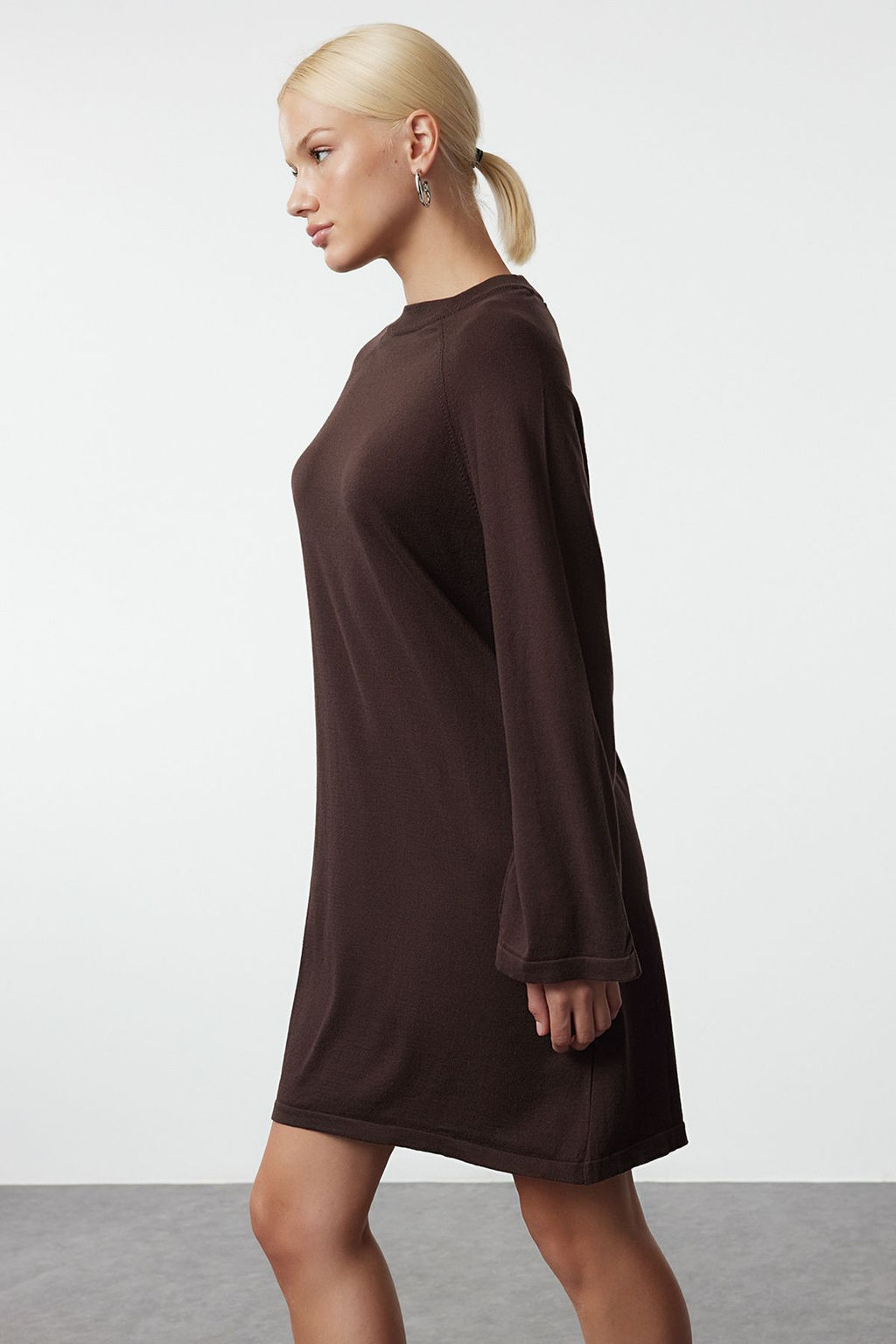 TRENDYOLMILLA Koyu Kahverengi Mini Triko Basic Pamuklu Elbise TWOAW25EL00044 фото 7