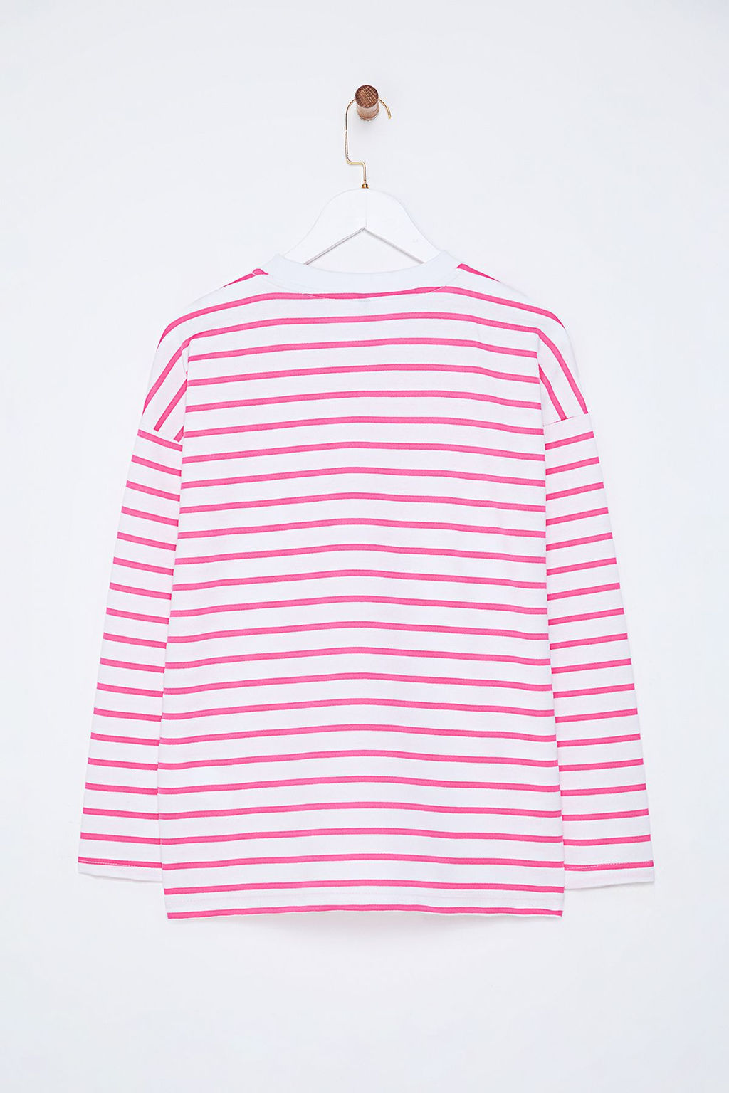 TRENDYOLMILLA Beyaz Cizgili Oversize/Genis Kesim Bisiklet Yaka Ince Orme Sweatshirt TWOAW23SW00326 фото 16