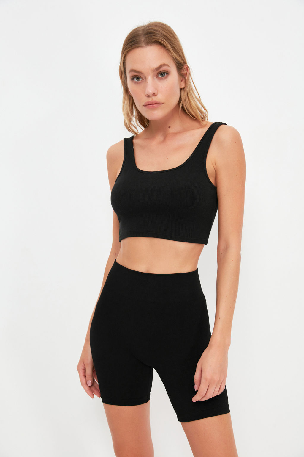 TRENDYOLMILLA Siyah Seamless/Dikissiz Orme Spor Sort/K?sa Tayt TWOSS21SR0707  фото 4