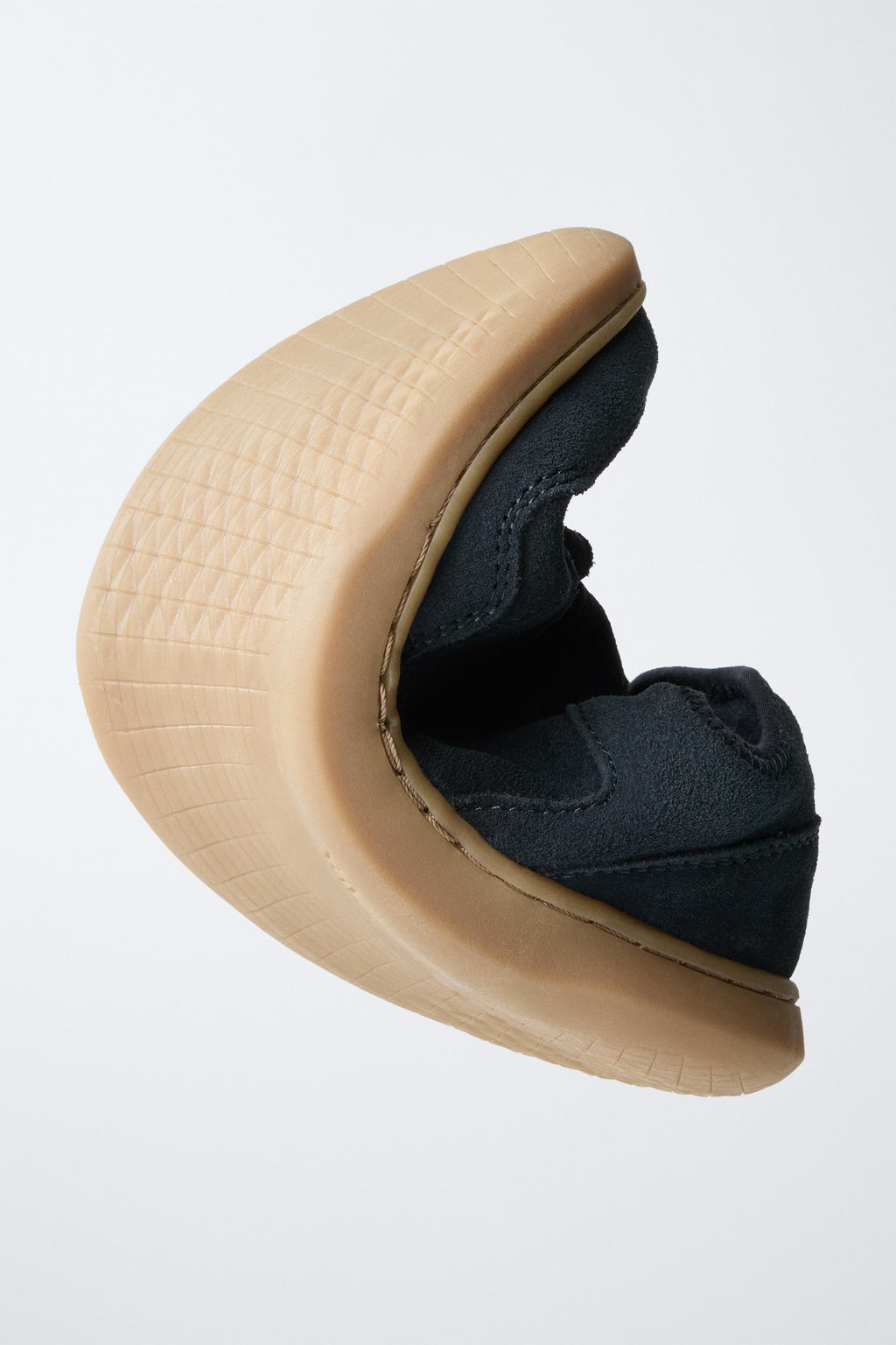 BAREFOOT SPLIT SUEDE TRAINERS - Zara фото 3