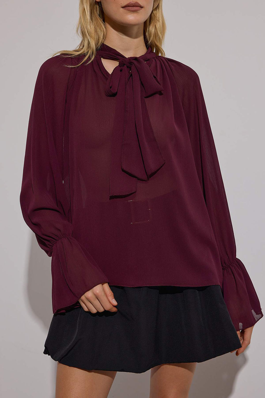 Limited Edition Koyu Bordo Boyundan Baglamal? Astars?z Transparan Dokuma Party Bluz TPRAW26BZ00025