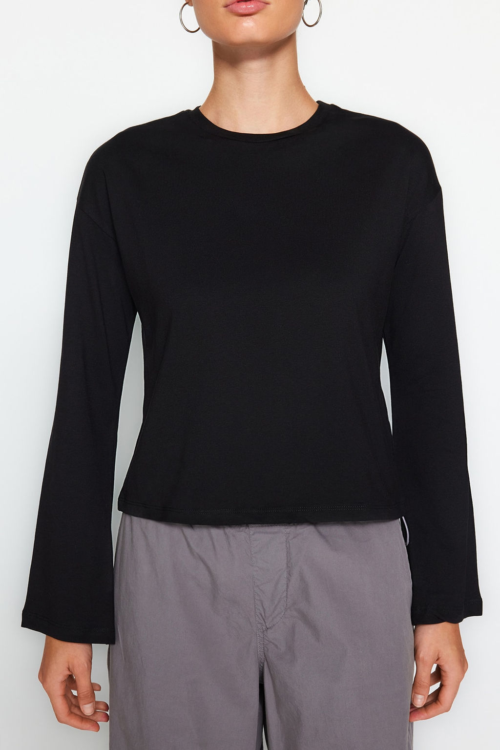 TRENDYOLMILLA Siyah Premium Ispanyol Kol Bisiklet Yaka Regular/Normal Kal?p Orme T-Shirt TWOAW24TS00008 фото 4