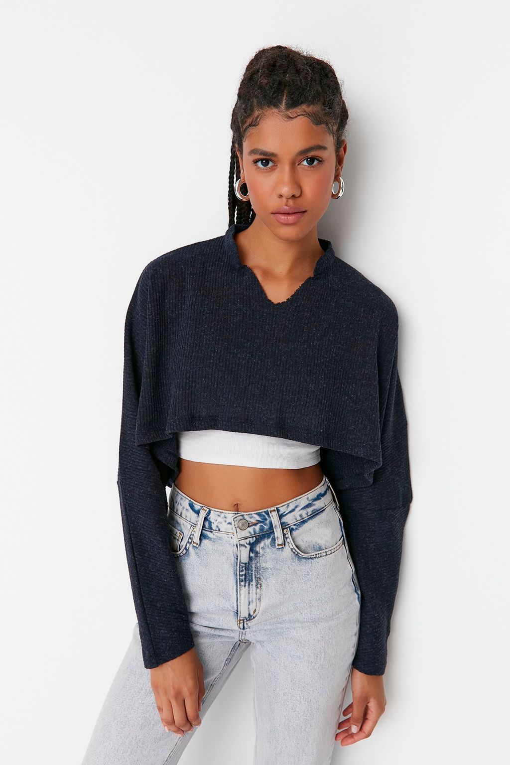 Trendyolmilla Lacivert Super Crop Uzun Kol Triko Gorunumlu Orme Bluz TWOAW21BZ1213