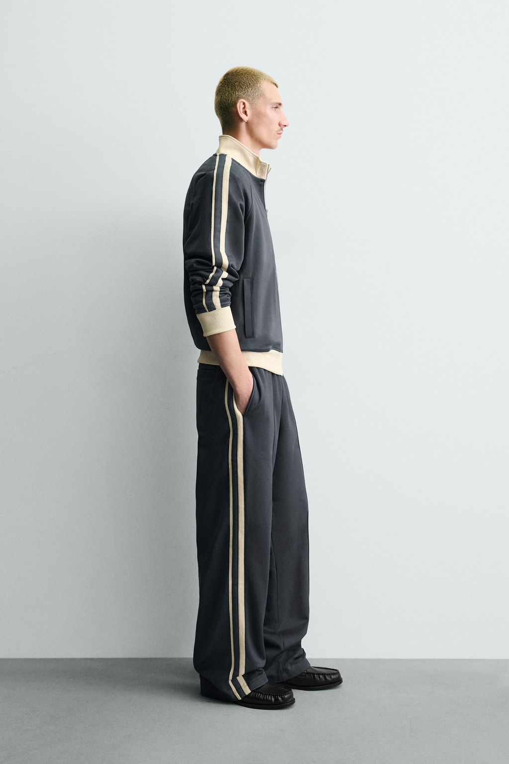 WIDE-LEG JOGGER TROUSERS WITH SIDE TAPING - Zara фото 4