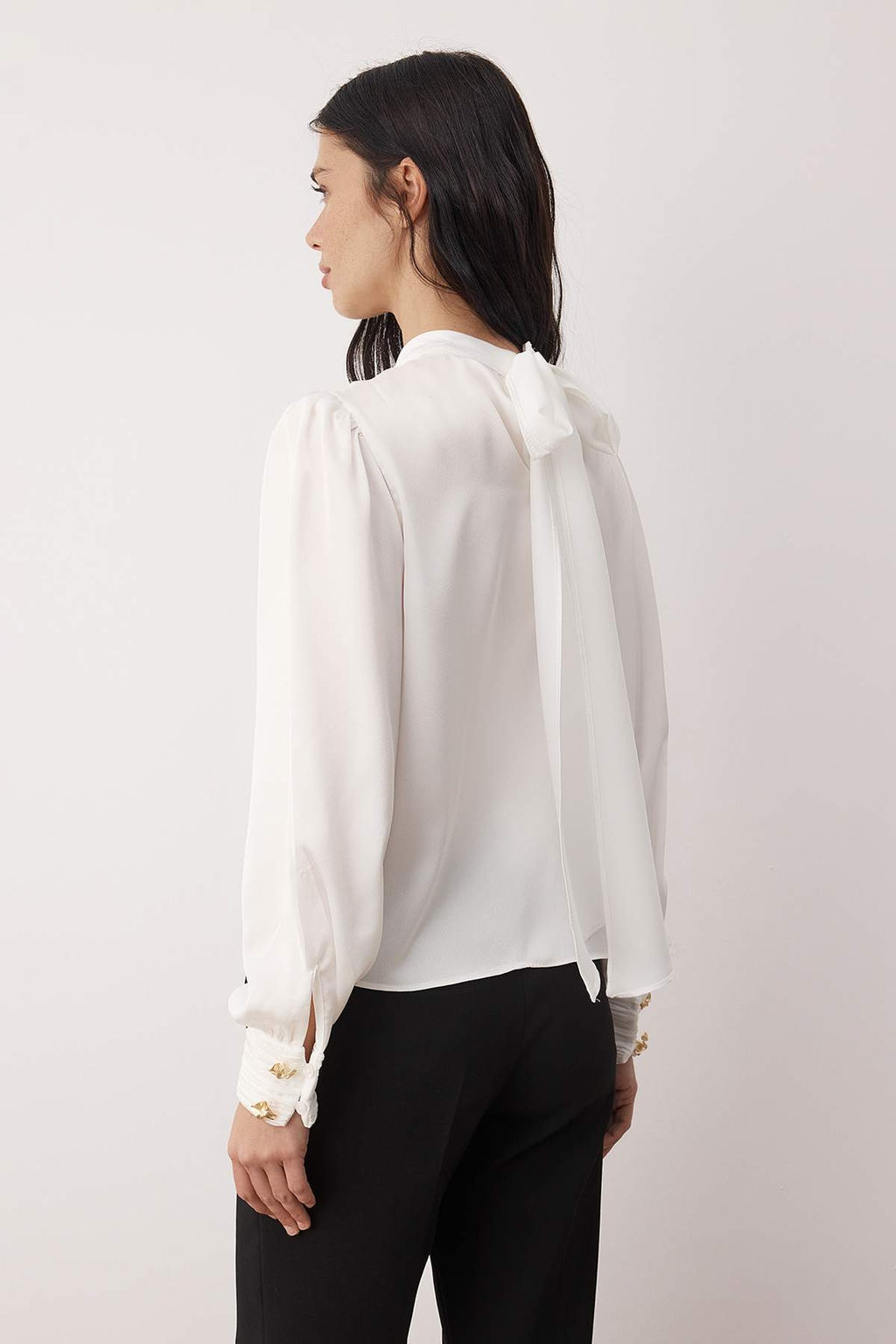 Beyaz Sal Detayl? Dugmeli Saten Dokuma Bluz TWOAW26BZ00353 - Trendyolmilla фото 4