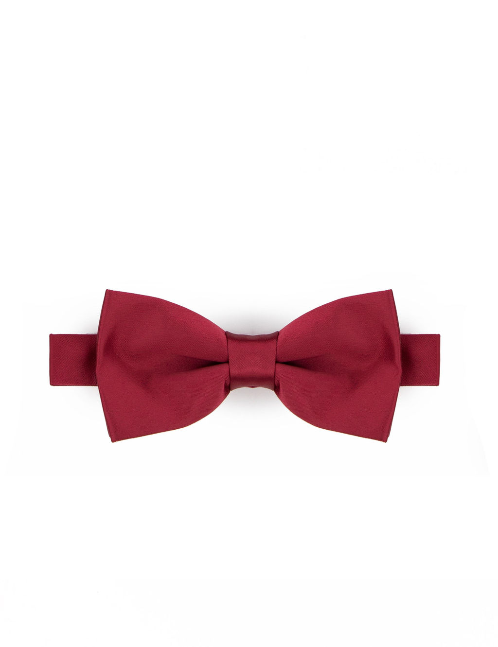 Бордовый костюм с галстуком-бабочкой и поясом