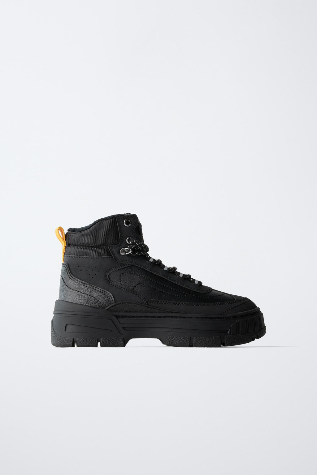 MOUNTAIN BOOTS