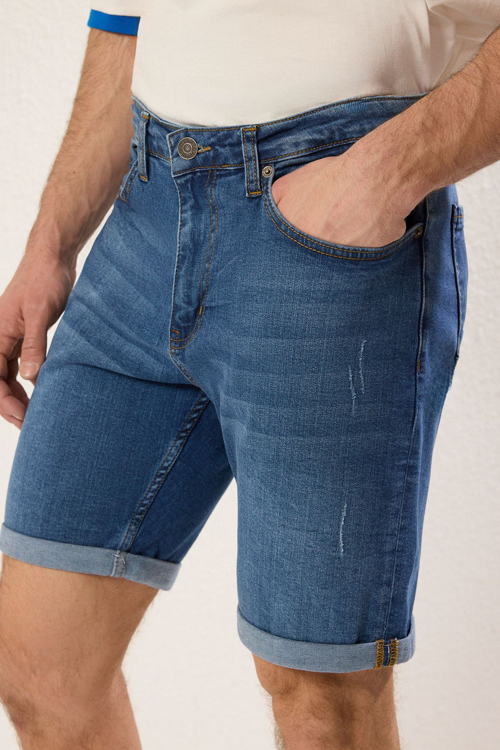 TRENDYOL MAN Mavi Slim Fit T?rm?k Destroylu Denim Kot Sort TMNSS21SR0727 - Trendyolmilla фото 3