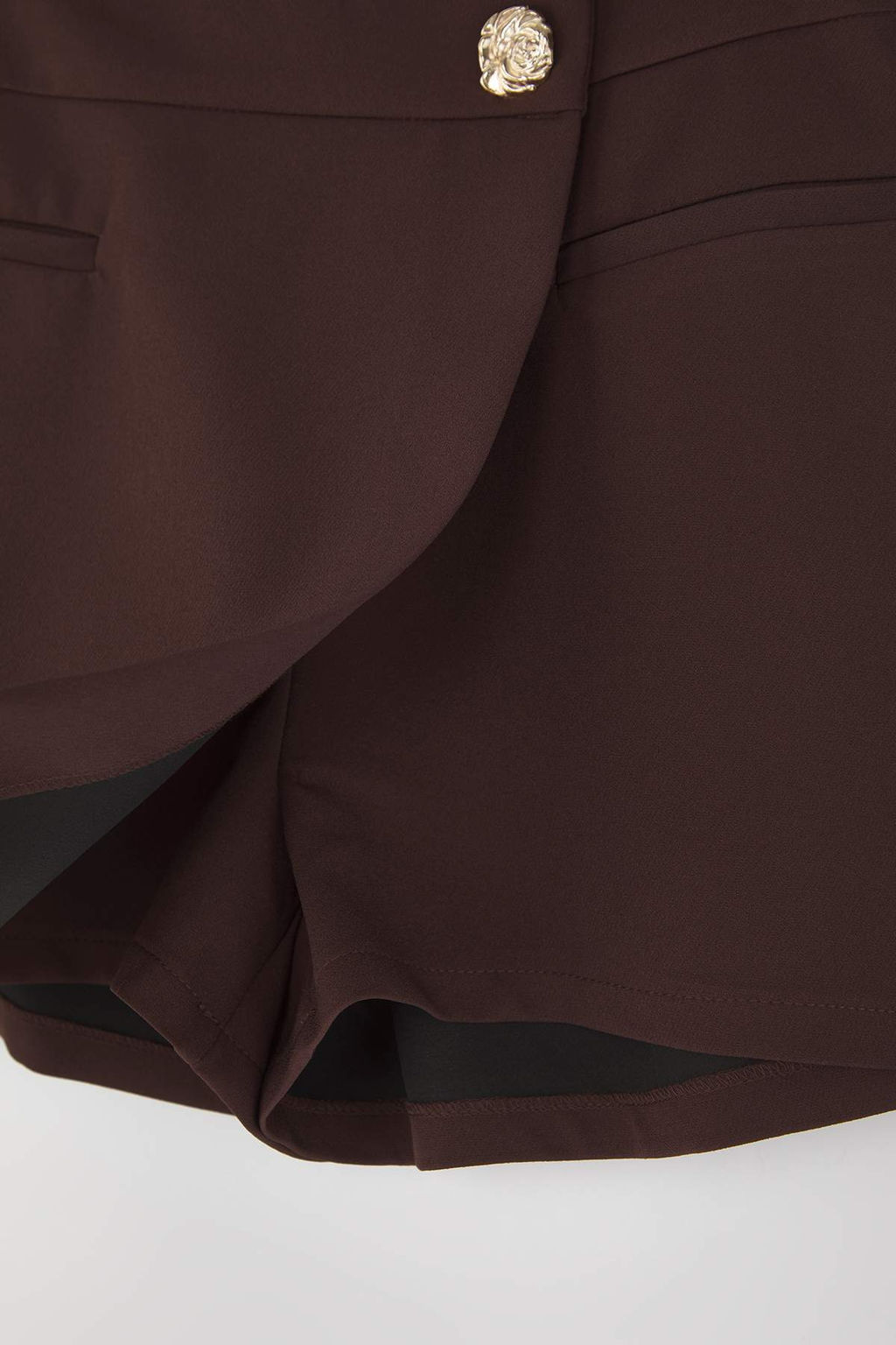 Koyu Kahverengi Dugme Detayl? Mini Sort Etek Sort & Bermuda TWOAW26SR00027