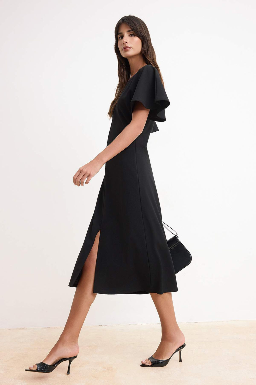 Siyah Duz Bodycon V Yaka Melek Kol K?sa Midi Scuba Krep Orme Elbise TWOSS26EL00471 - Trendyolmilla фото 2