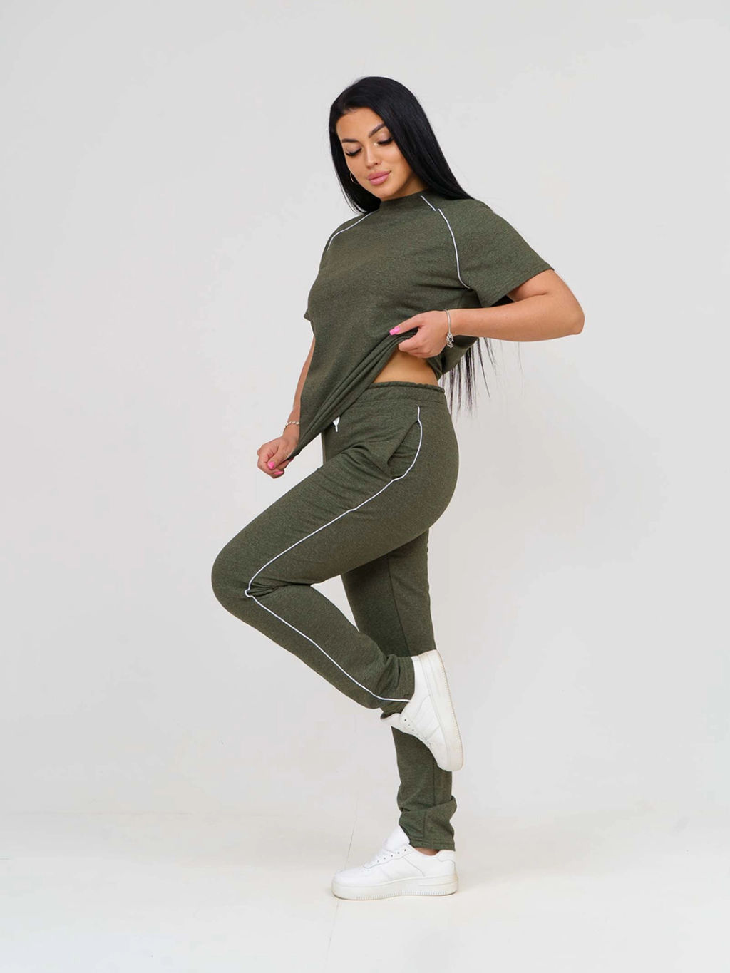 Костюм женский, цвет хаки