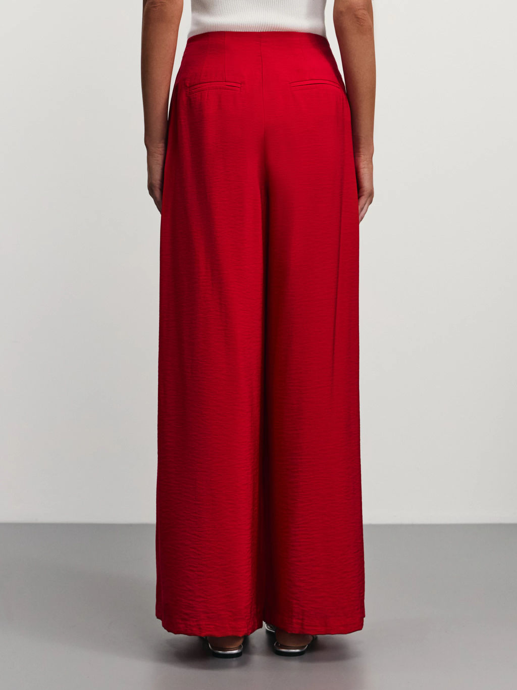 Брюки палаццо с защипами из вискозы / Zarina  фото 4